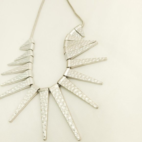 Womens Silver Textured Spikes Lobster Clasp Adjustable Snake Chain Necklace - Picture 4 of 12